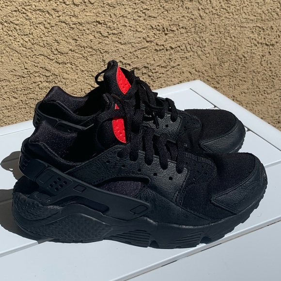 Nike Air Other - Nike Air A0315-001 size 8